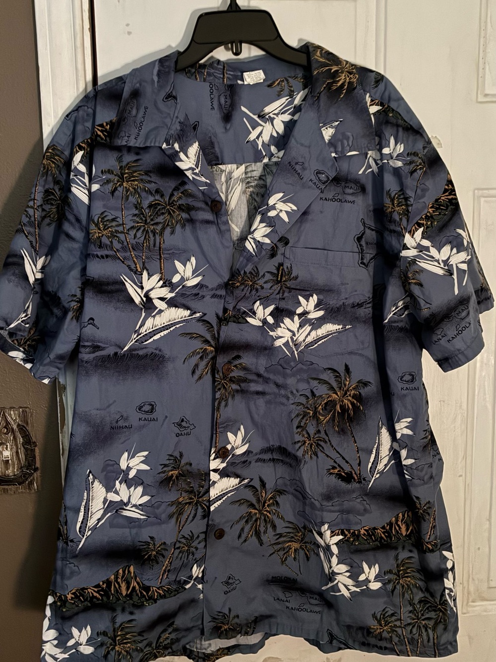 Men's Navy Blue Hawaiian Palm Print Short-Sleeve Button-Down Shirt